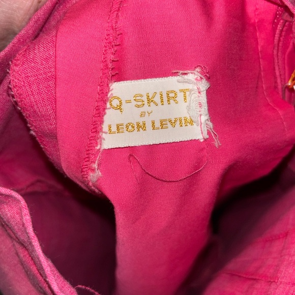 Vintage 60’s/70’s Q-Skirt by Leon Levin Pink A-Line Mini Skirt with White Trim - Picture 3 of 4